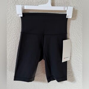 Lululemon Women’s Size 2 Wunder Train High Rise Biker Short Black 8” Inseam